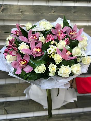 Букет цветов из: Розы и Хризантемы в Медногорский