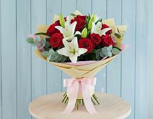 Букет цветов из:  Лилии и Розы в Медногорский