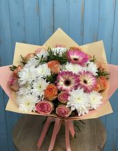 Букет цветов из:  Розы, Герберы и Хризантемы в Медногорский