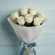 Букет 7 Белых роз Эдлесс Лав в Медногорский