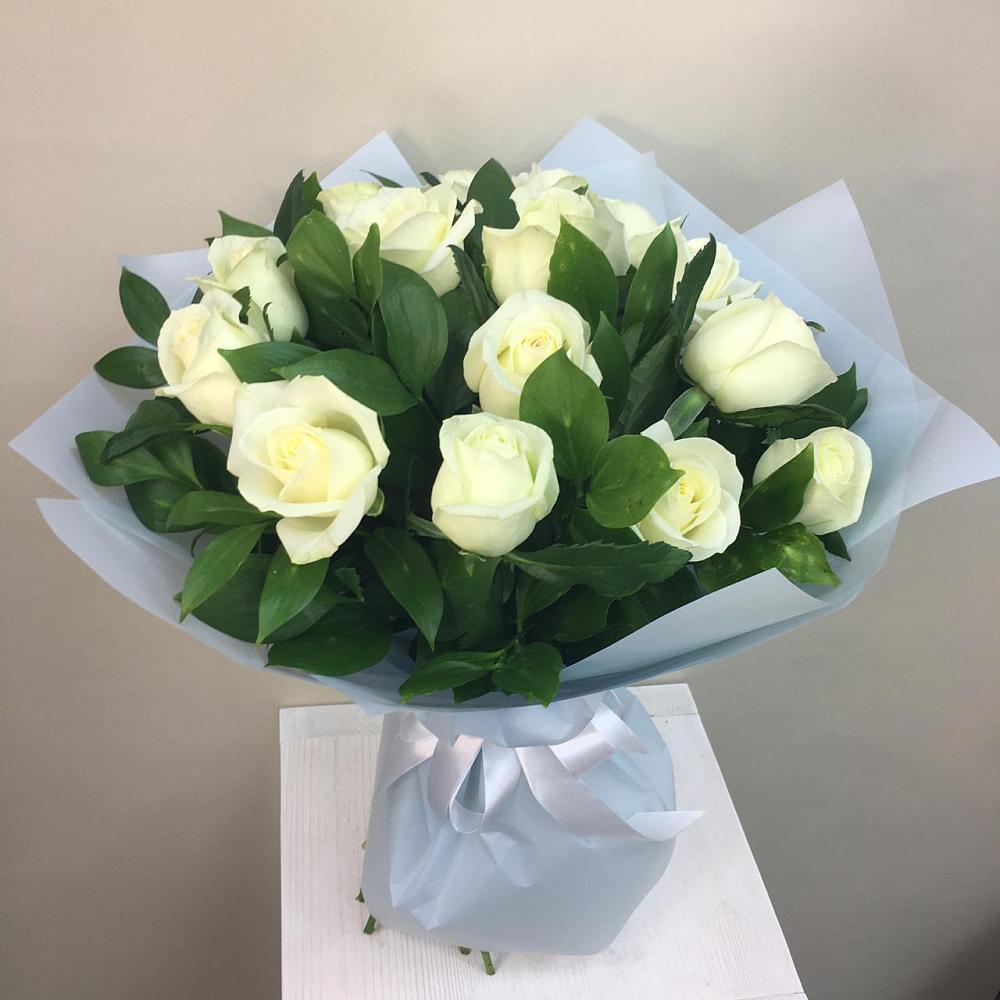 Букет 15 Белых роз Проуд в Медногорский