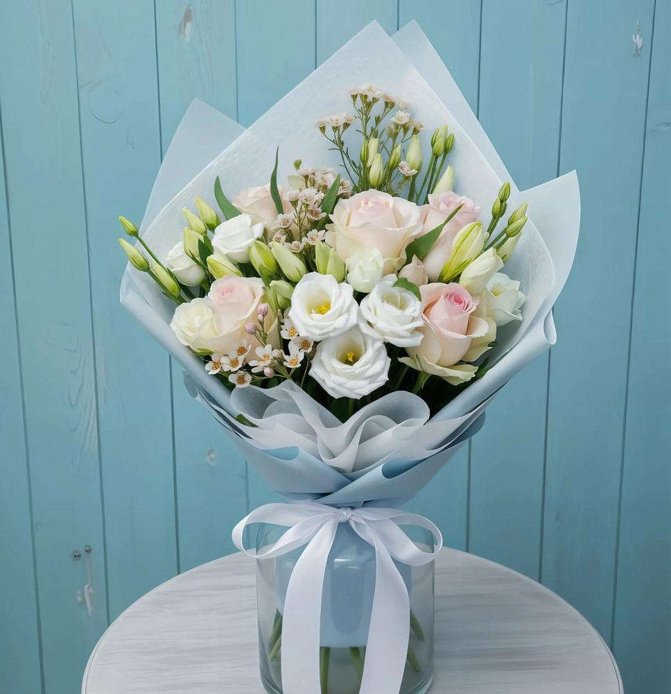 Букет цветов из: Розы и Лизиантусы в Медногорский