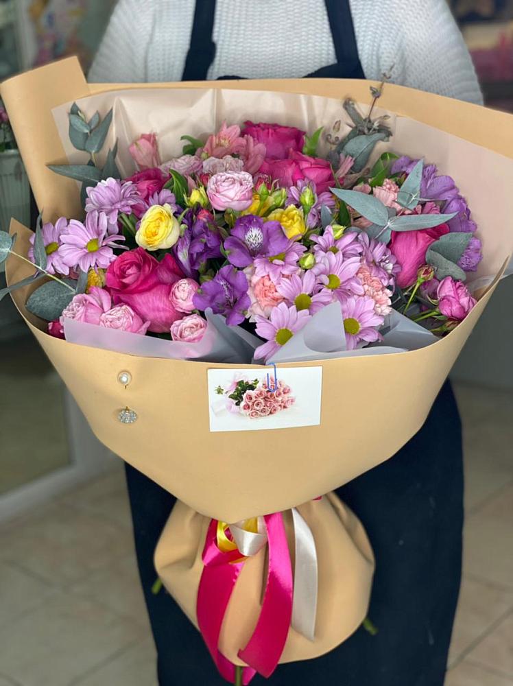 Букет цветов из: Хризантемы, Гвоздики и Альстромерии в Медногорский