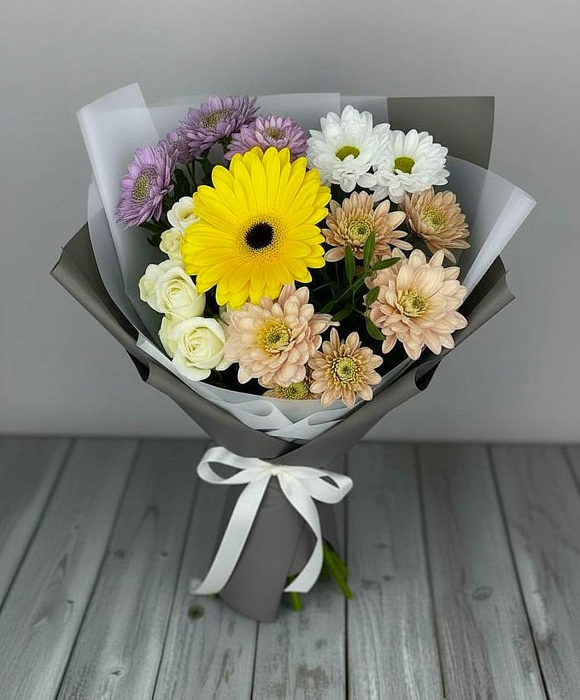 Букет цветов из: Розы, Герберы и Хризантемы в Медногорский