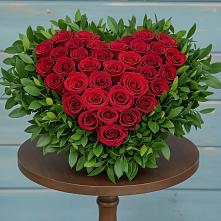 Цветочная композиция из Розы в виде сердца в Медногорский