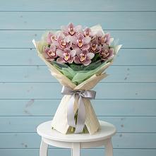 Букет цветов из:  Орхидеи и Розы в Медногорский