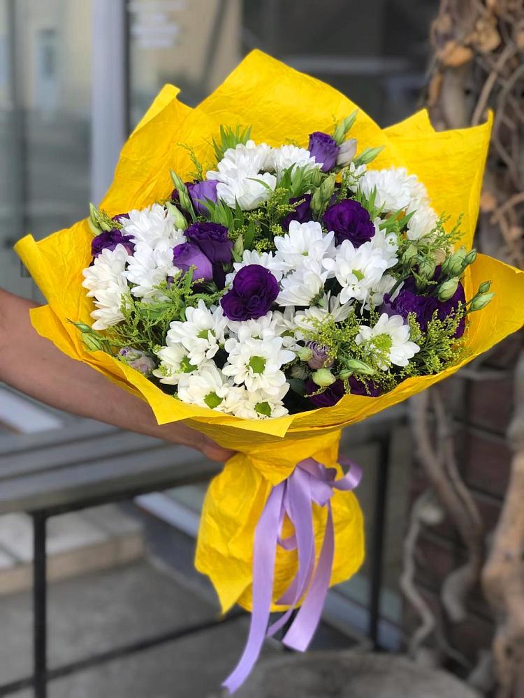 Букет цветов из: Ирисы, Хризантемы и Ромашки в Медногорский