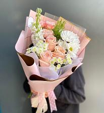 Букет цветов из:  Хризантемы и Розы в Медногорский