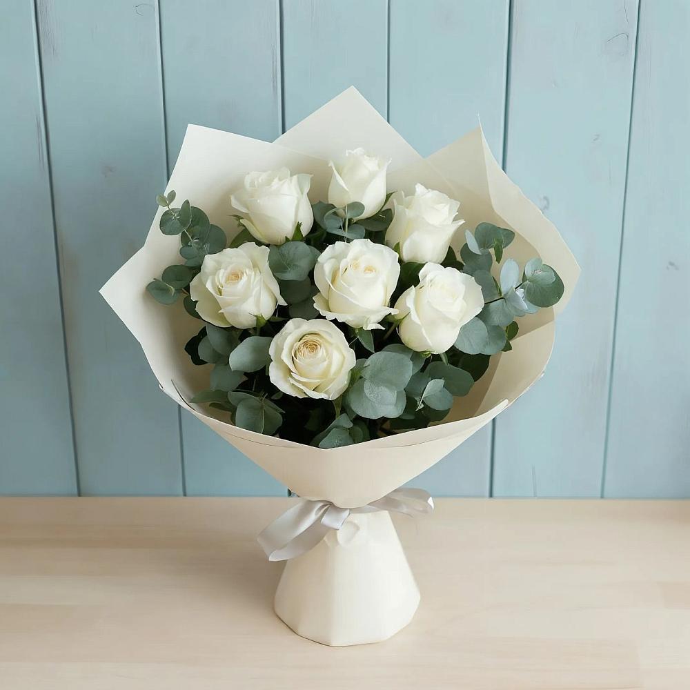 Букет Белые розы в Эвкалипте в Медногорский