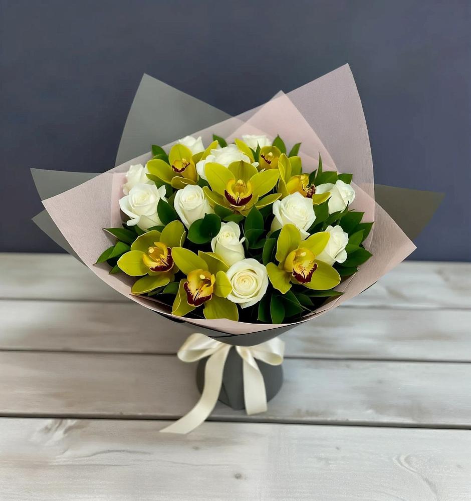 Букет цветов из: Орхидеи и Розы в Медногорский