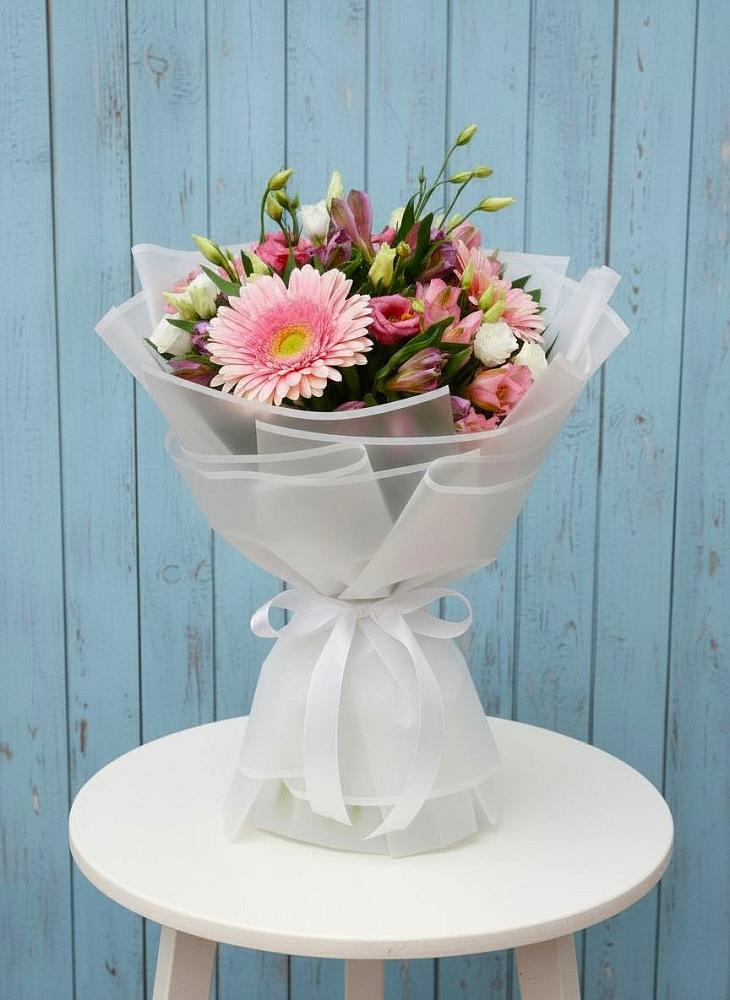 Букет цветов из: Герберы, Альстромерии и Лизиантусы в Медногорский