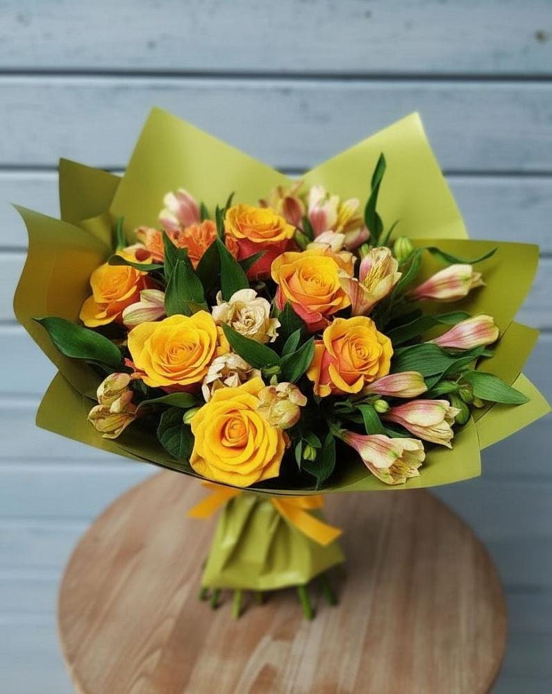 Букет цветов из: Альстромерии и Розы в Медногорский