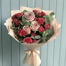 Букет цветов из:  Гвоздики и Розы в Медногорский