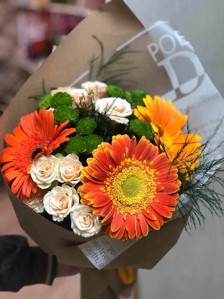 Букет цветов из: Герберы, Хризантемы и Розы в Медногорский