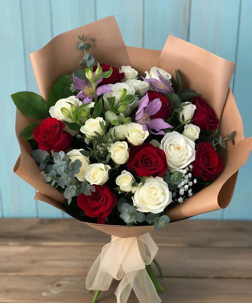Букет цветов из: Розы и Альстромерии в Медногорский