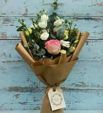 Букет цветов из:  Розы и Лизиантусы в Медногорский
