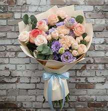 Букет цветов из:  Розы, Лизиантусы и Гвоздики в Медногорский