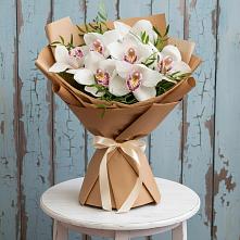 Букет цветов из:  Орхидеи и Розы в Медногорский